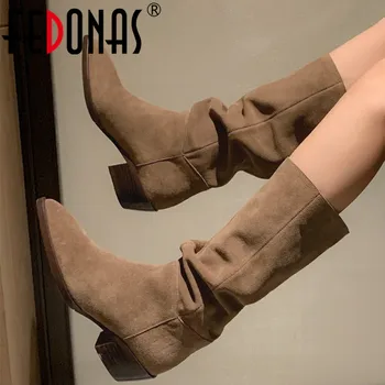 FEDONAS Popüler Muhtasar Moda Kadın Orta Buzağı Çizmeler Inek Süet Deri Sivri Burun Kalın Topuklu Sonbahar Kış rahat ayakkabılar Kadın
