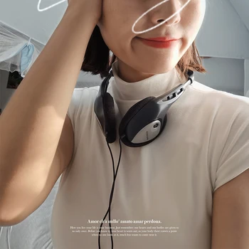 Moda Basit Kulaklıklar 3.5 MM Fiş Kablolu Kulaklıklar Çevrimiçi Kurs Kulaklıkları Ucuz