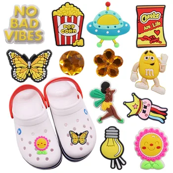 Sıcak Satış 1-12 Adet PVC Hiçbir Kötü Vibes UFO Ampul Sandalet Ayakkabı Takılar Toka Takunya Cips Ayakkabı Dekorasyon Fit DIY Çocuk Croc Jıbz